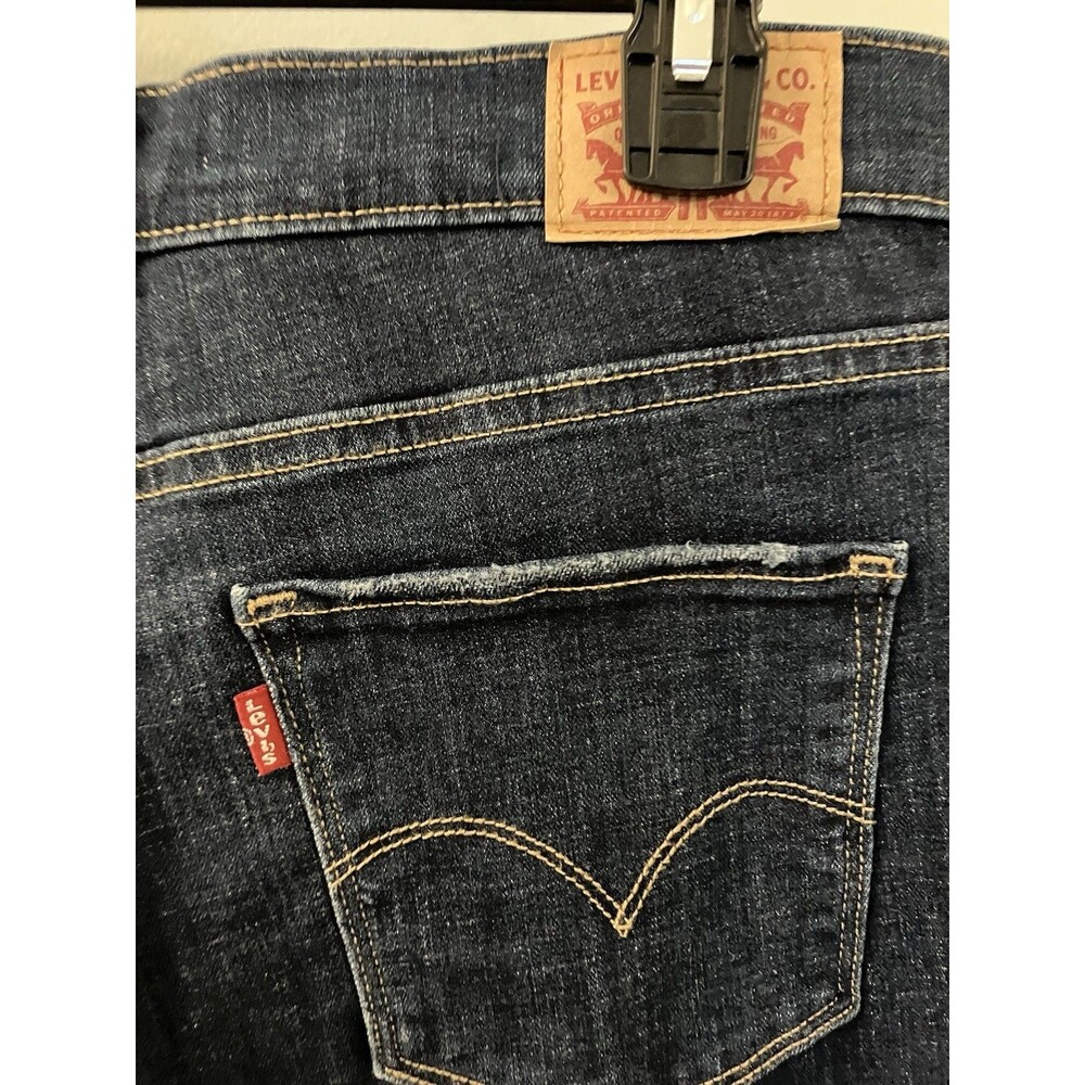 Levi's Classic Denim Bermuda Shorts Dark Blue Wash Size 30 NWOT - Picture 7 of 8